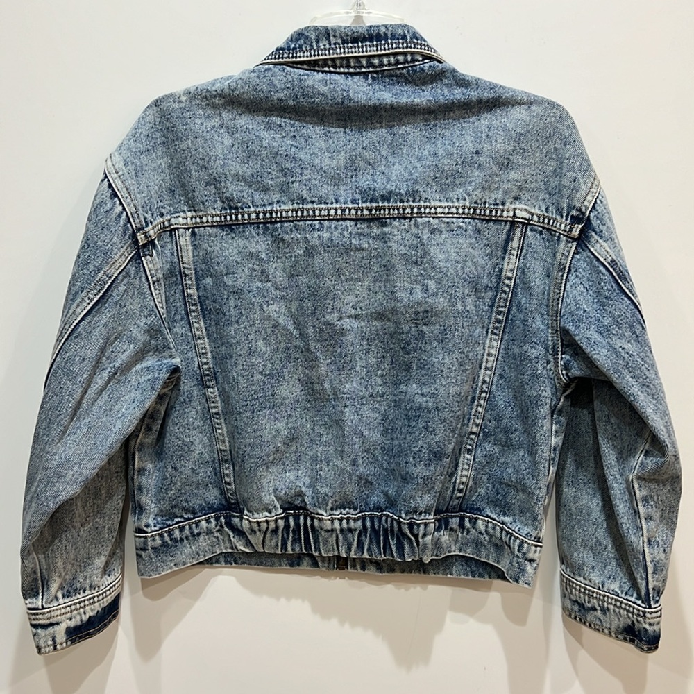 Forever 21 Acid Wash Cropped Zip Up Denim Jacket - Picture 4 of 4